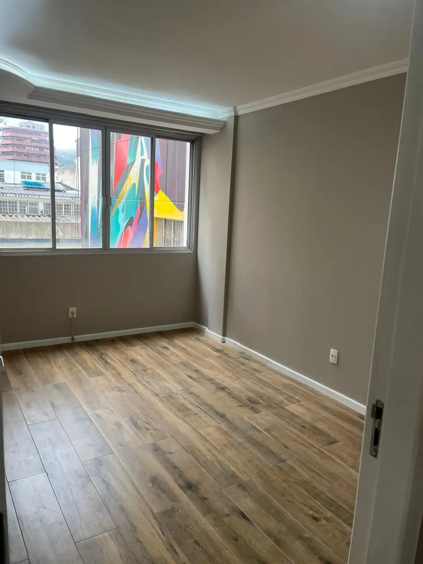 Apartment, 58 m², with wood or laminate floors — photo 9