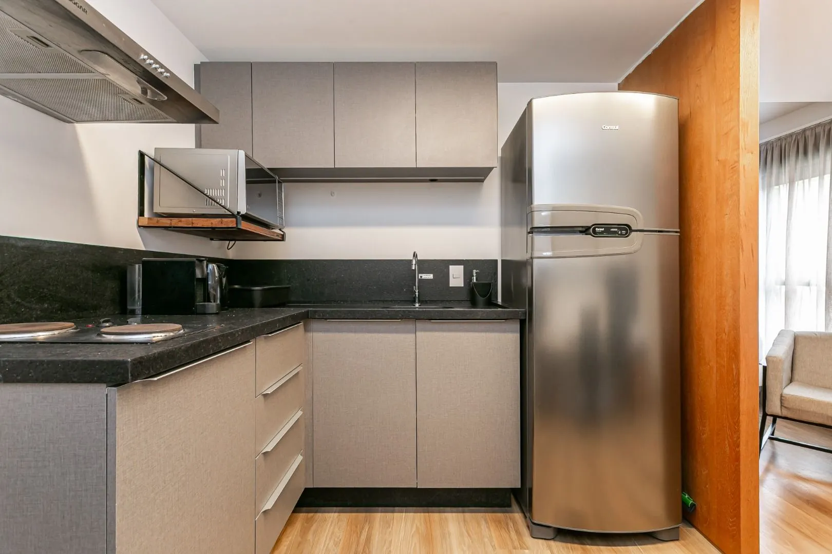 Studio mobiliado com 1 dormitório e 1 banheiro privativo — photo 3