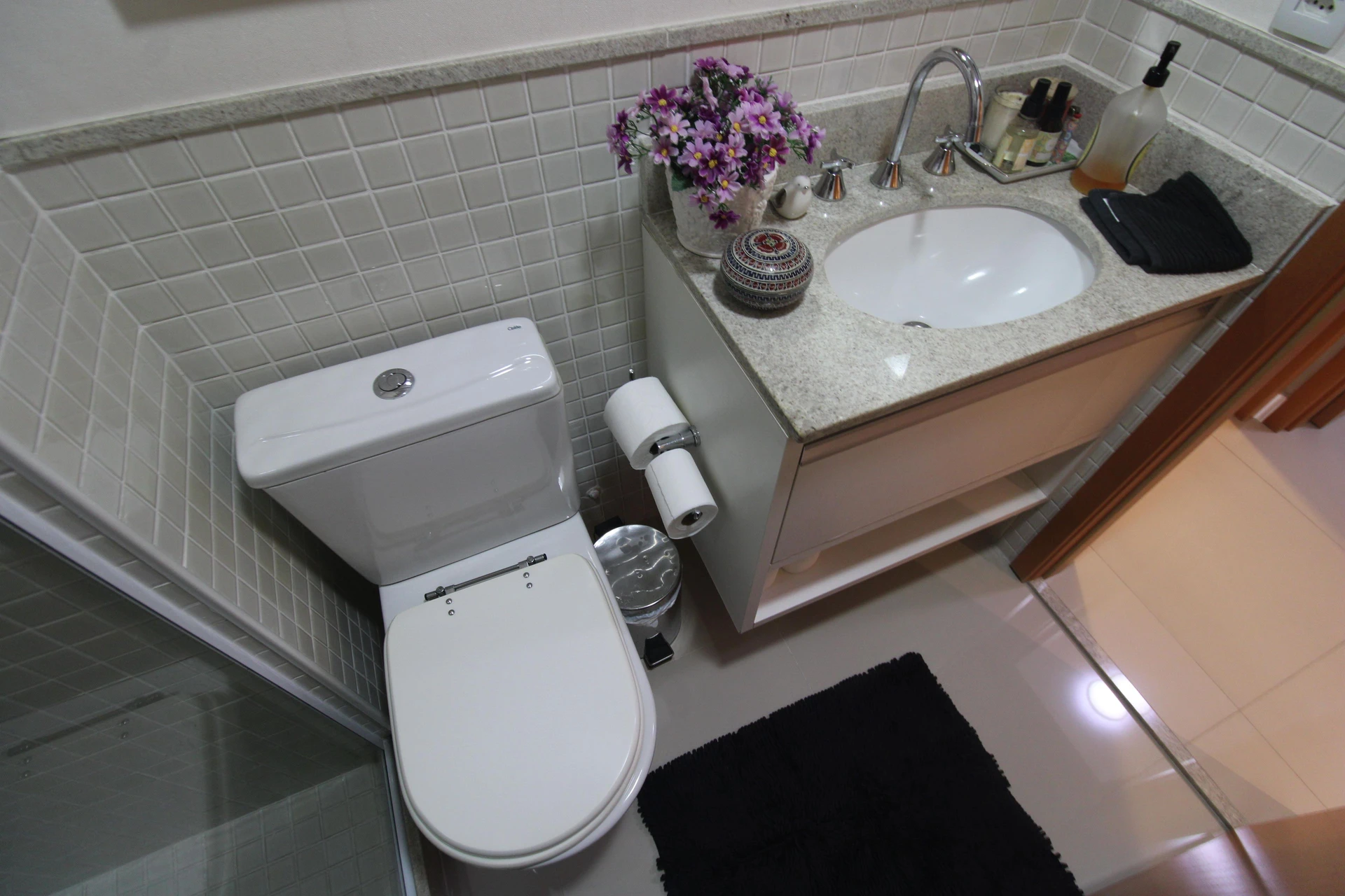 Furnished apartment, 112 m², with a glass-enclosed balcony — photo 2