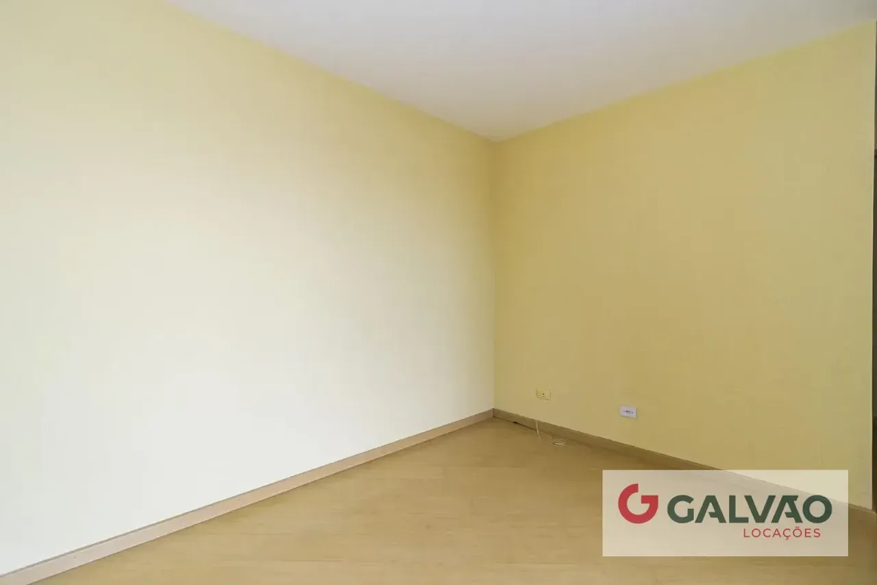 Balcony with a grill in a 3-bedroom apartment, 87 m² — photo 18