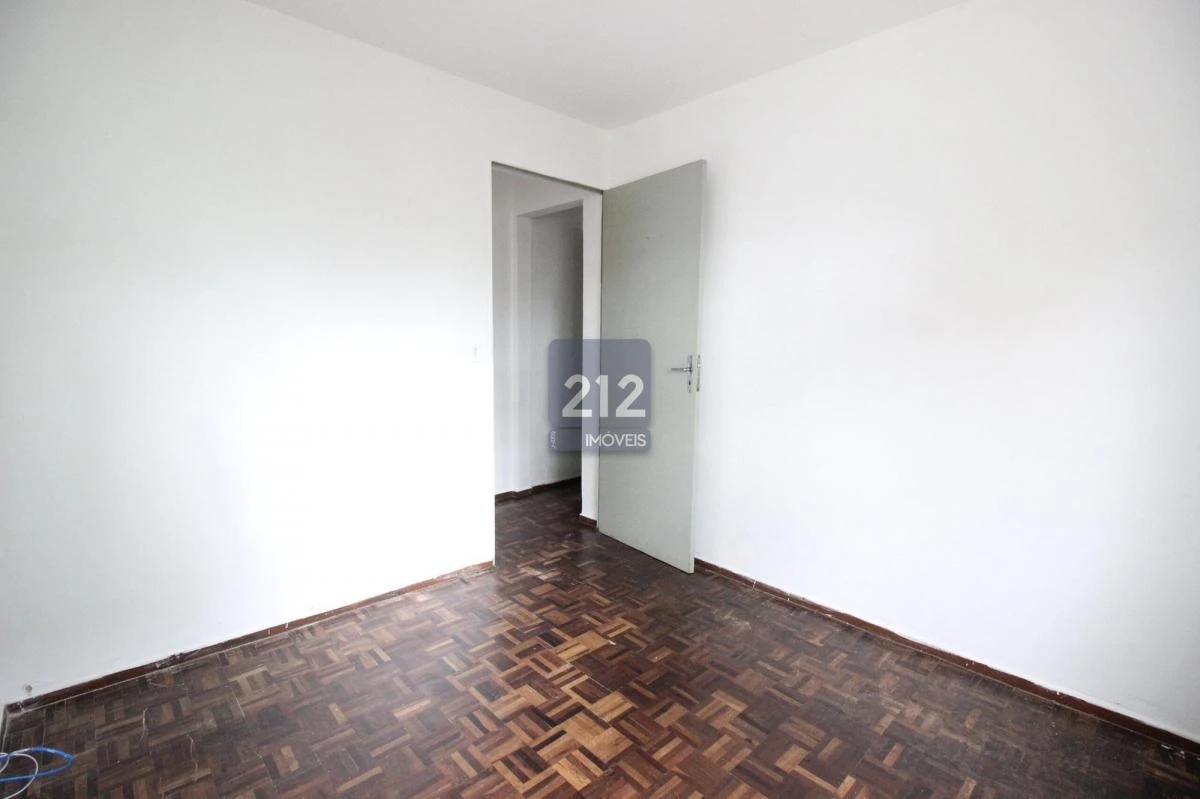 Apartment, 53 m², with wood or laminate floors — photo 5