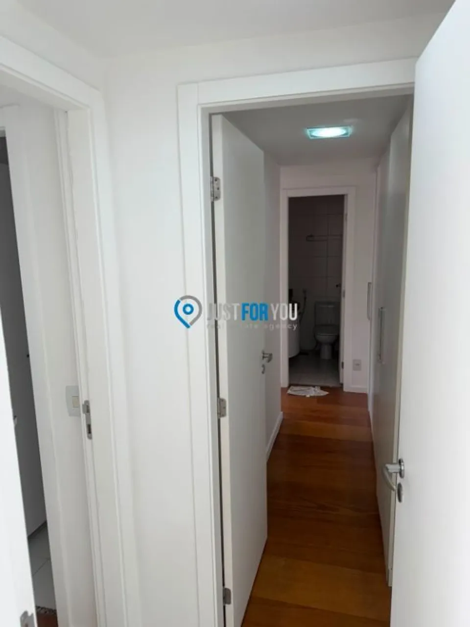 Apartamento de 2 quartos com varanda envidraçada — photo 18