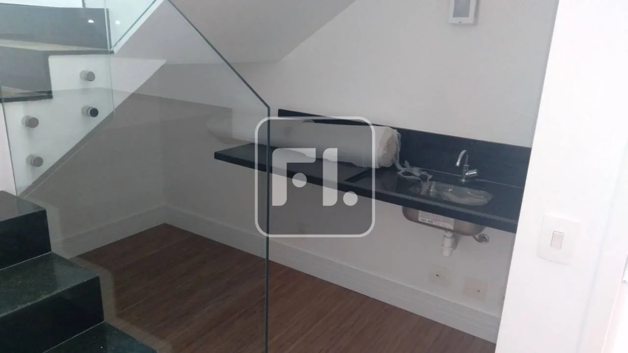 Casa com 4 dormitórios e varanda envidraçada — photo 17