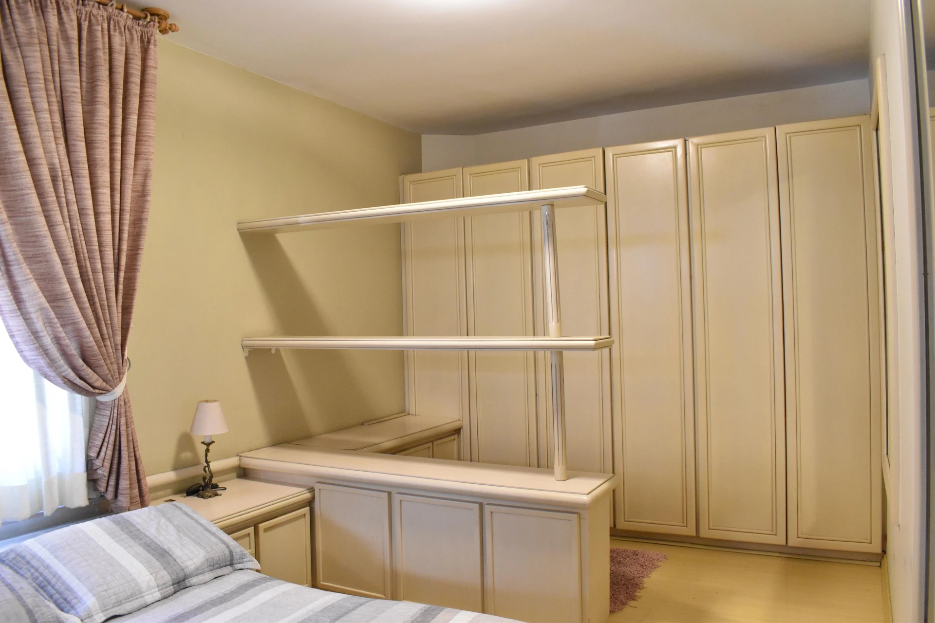 3-bedroom apartment with a bathtub in Curitiba — photo 13