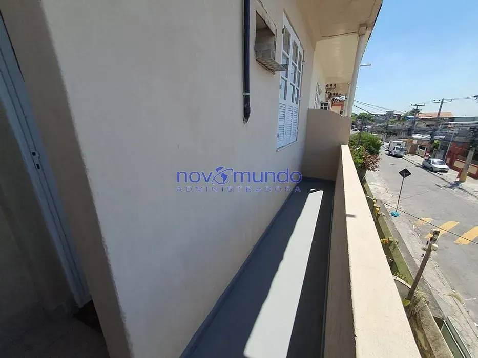 Apartamento com piso de madeira ou laminado, Pilares — photo 4