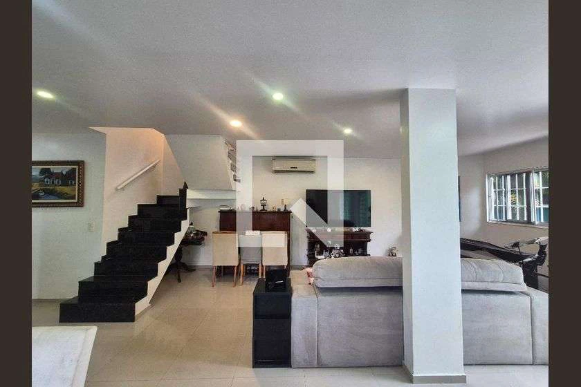 Condominium house with 4 bedrooms and a gas stove — photo 10