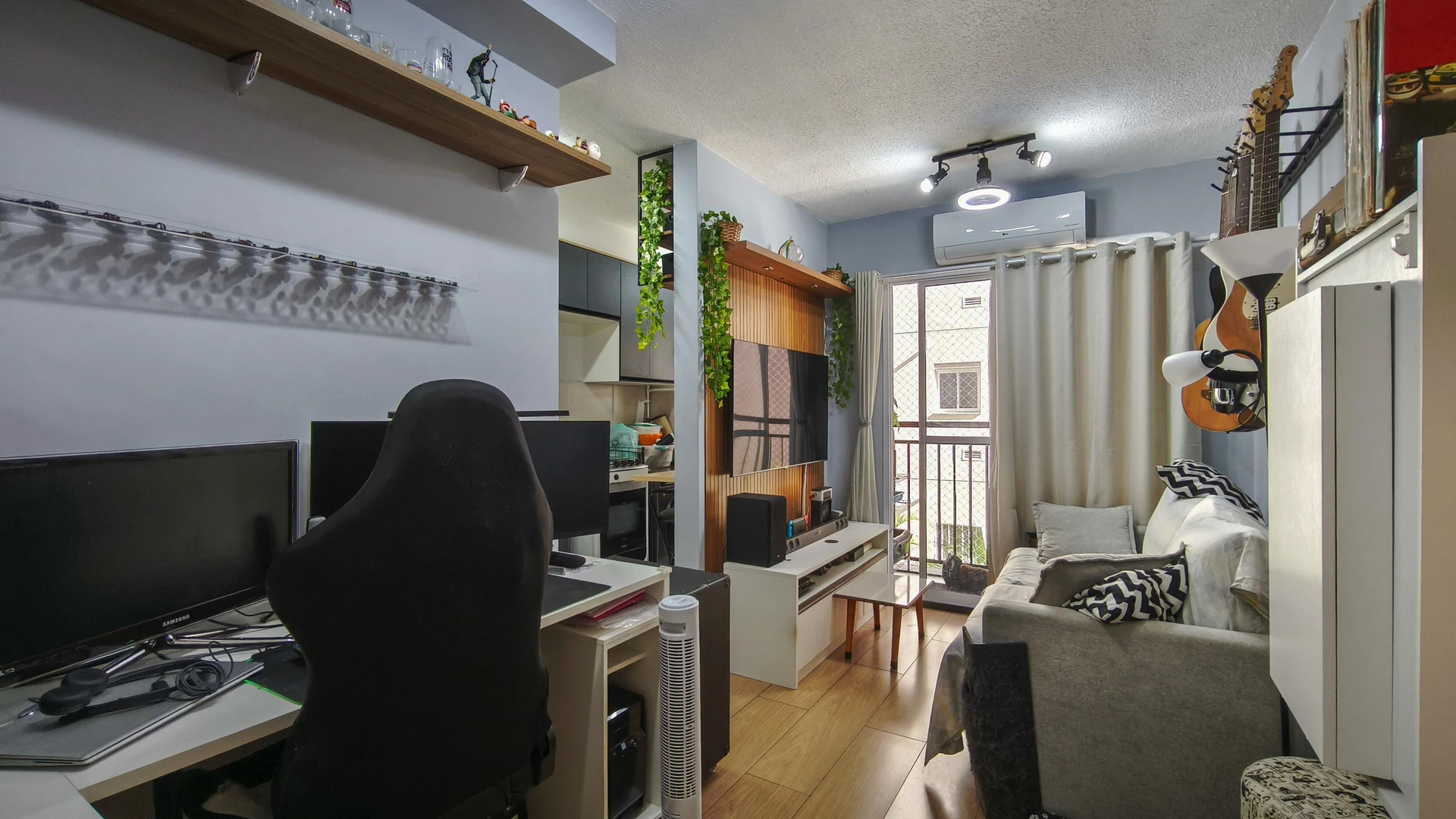 Home office in a one-bedroom apartment, 32 m² — photo 40