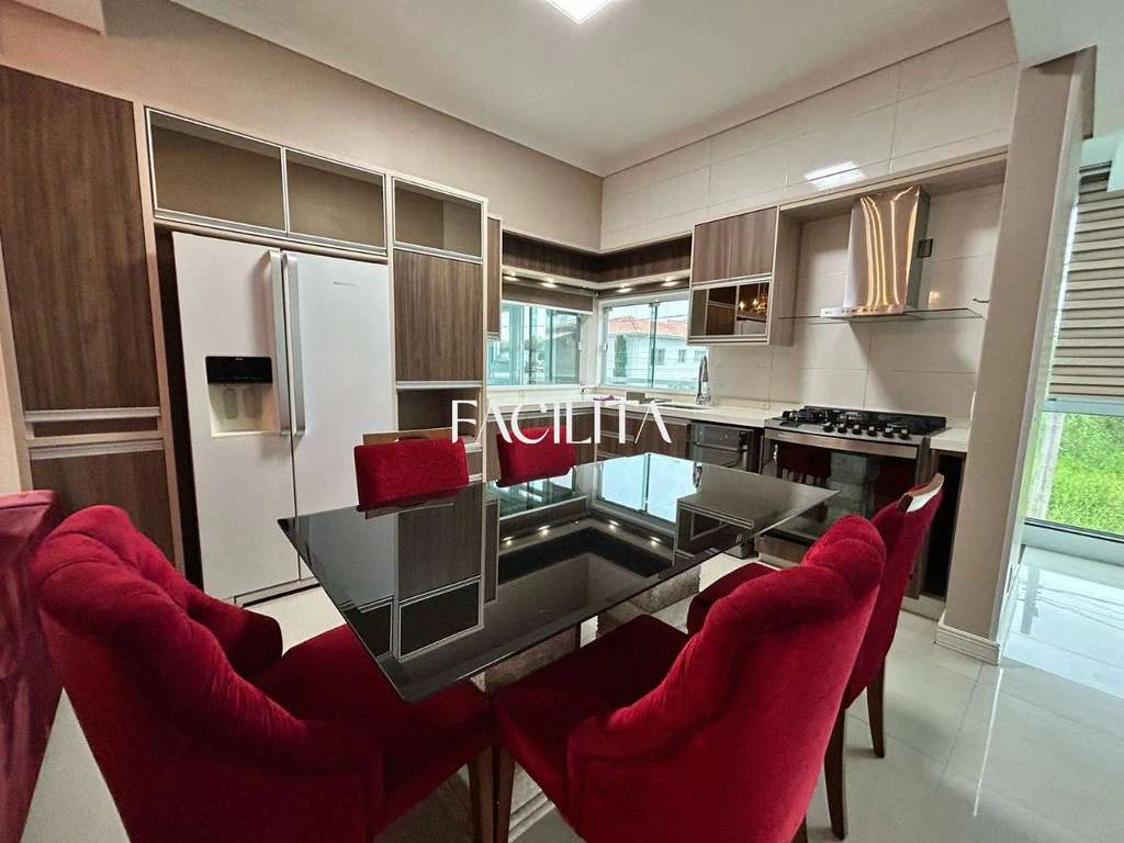 Casa mobiliada com 3 quartos e cozinha aberta com fogão a gás — photo 2