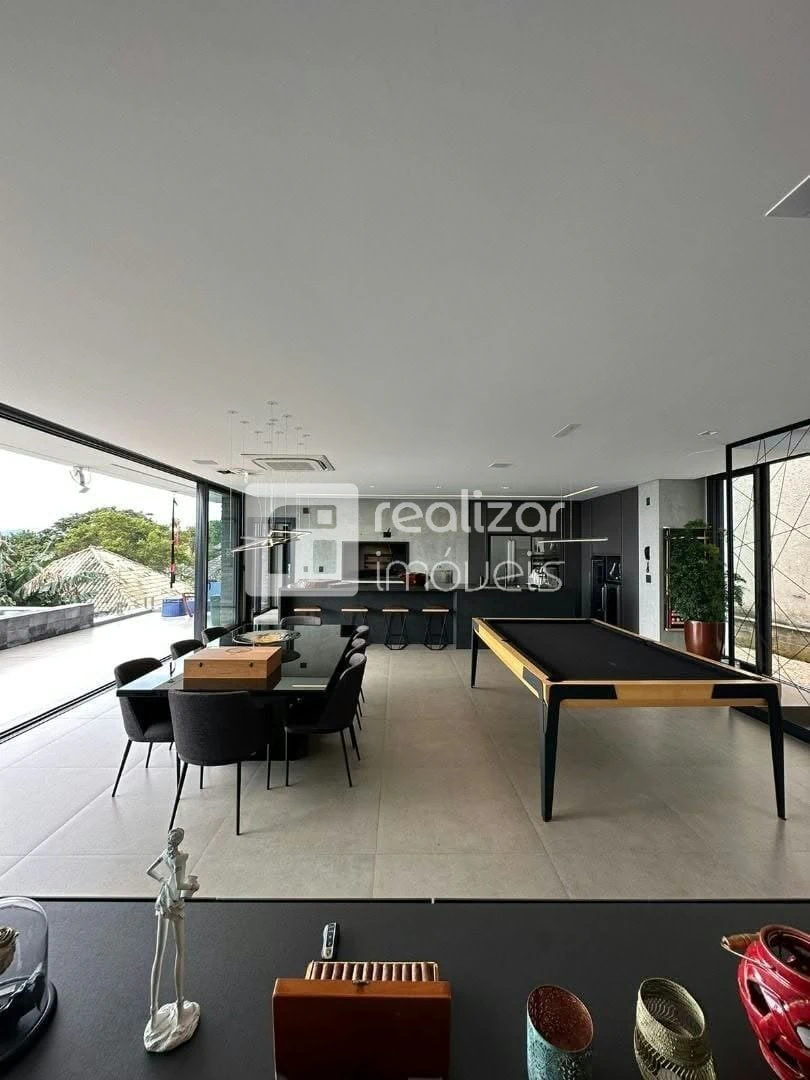 Bathtub in a 3-bedroom house, 508 m² — photo 7