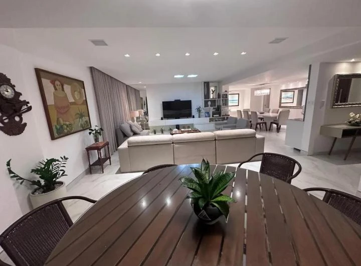 Мебльована квартира 195 м² з 3 спальнями-сюїтами — photo 6