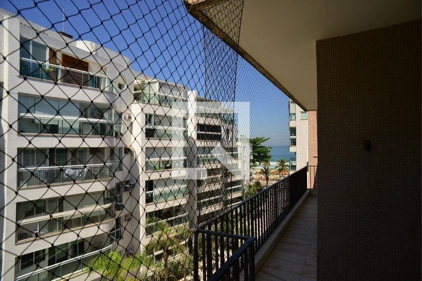 Apartamento para aluguel com 3 quartos e varanda de vidro — photo 26