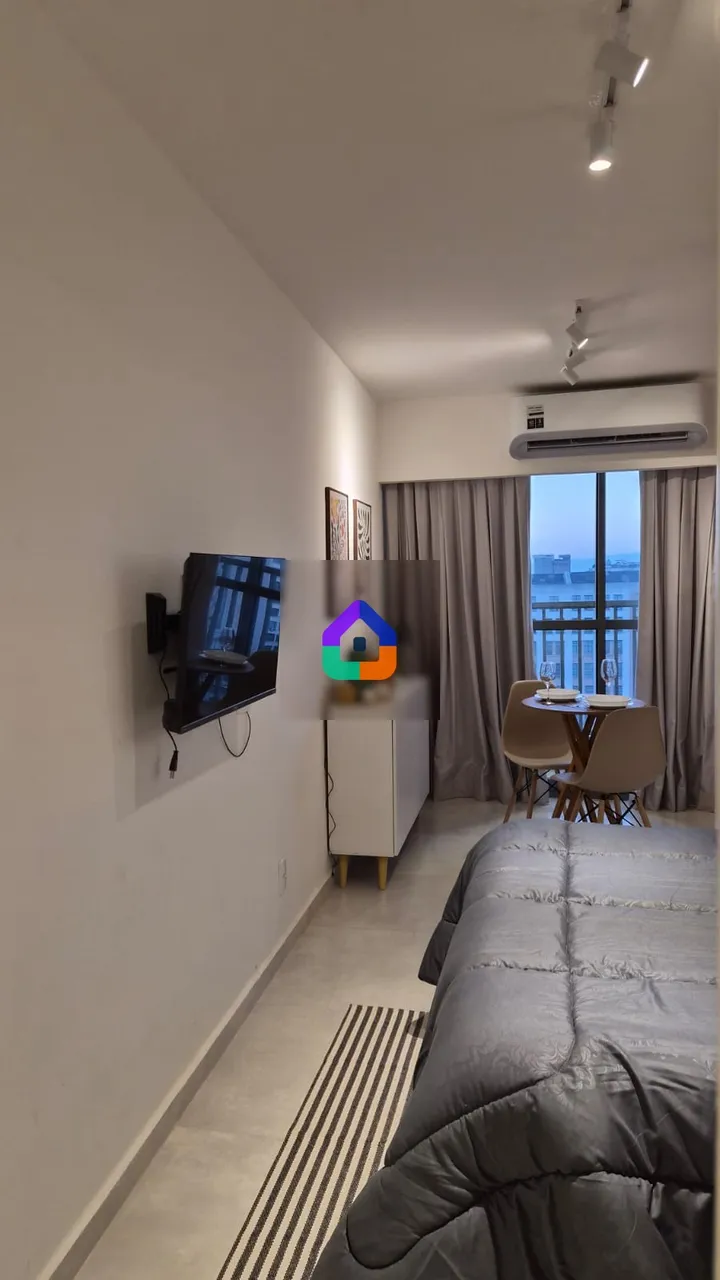 Studio apartment with built-ins and 1 bathroom — photo 17
