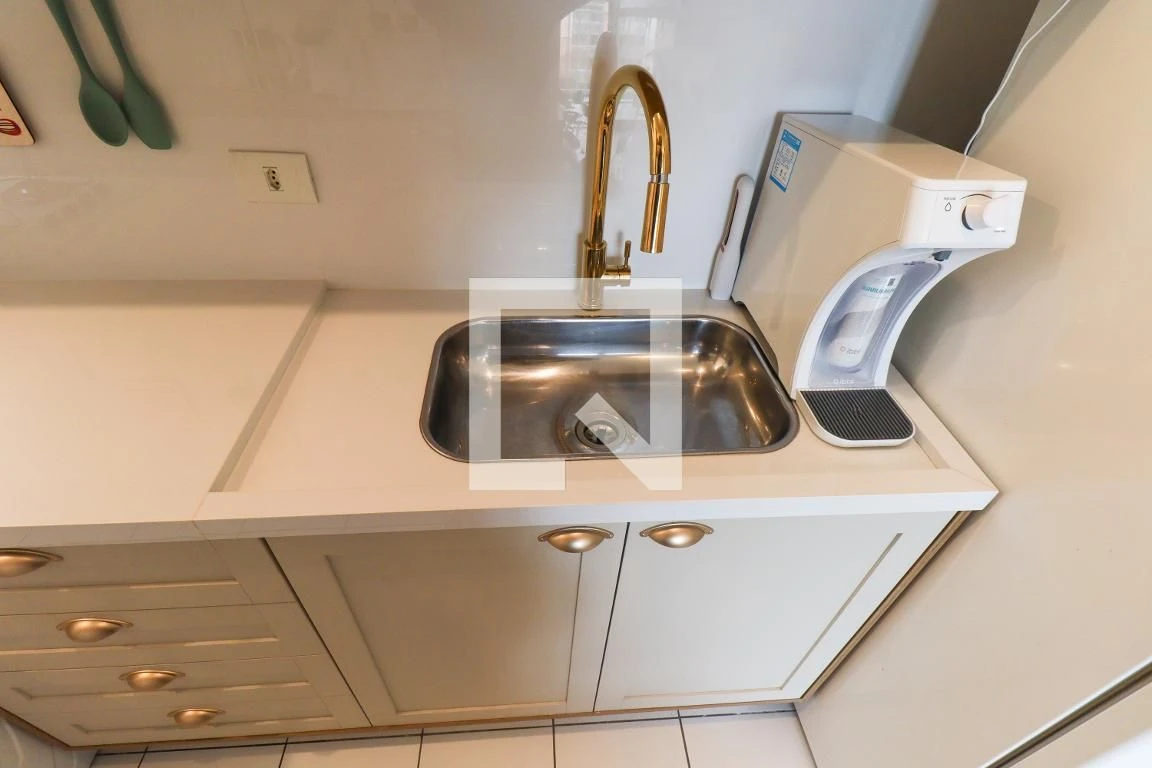 2-bedroom apartment with a glass-enclosed balcony — photo 26