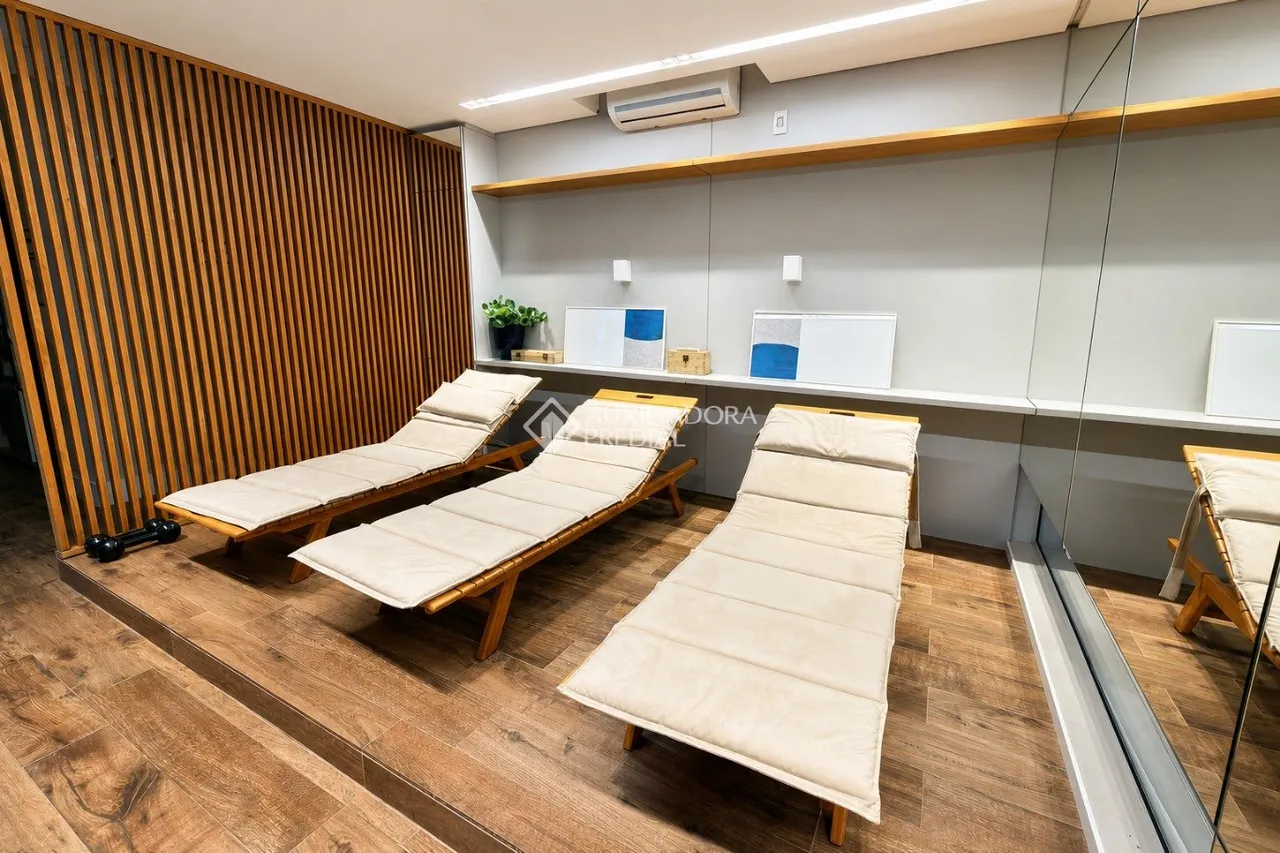 Балкон с грилем и 2 спальни: квартира 137 м² — photo 17