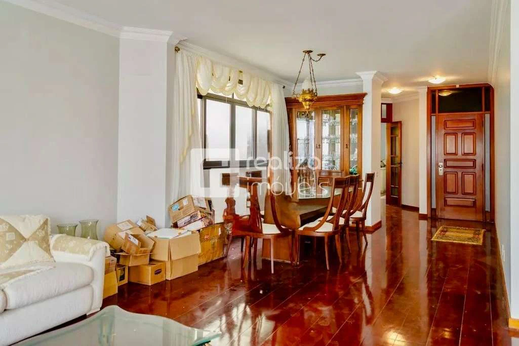 Apartamento de 380 m² con 3 dormitorios y cocina cerrada — photo 4