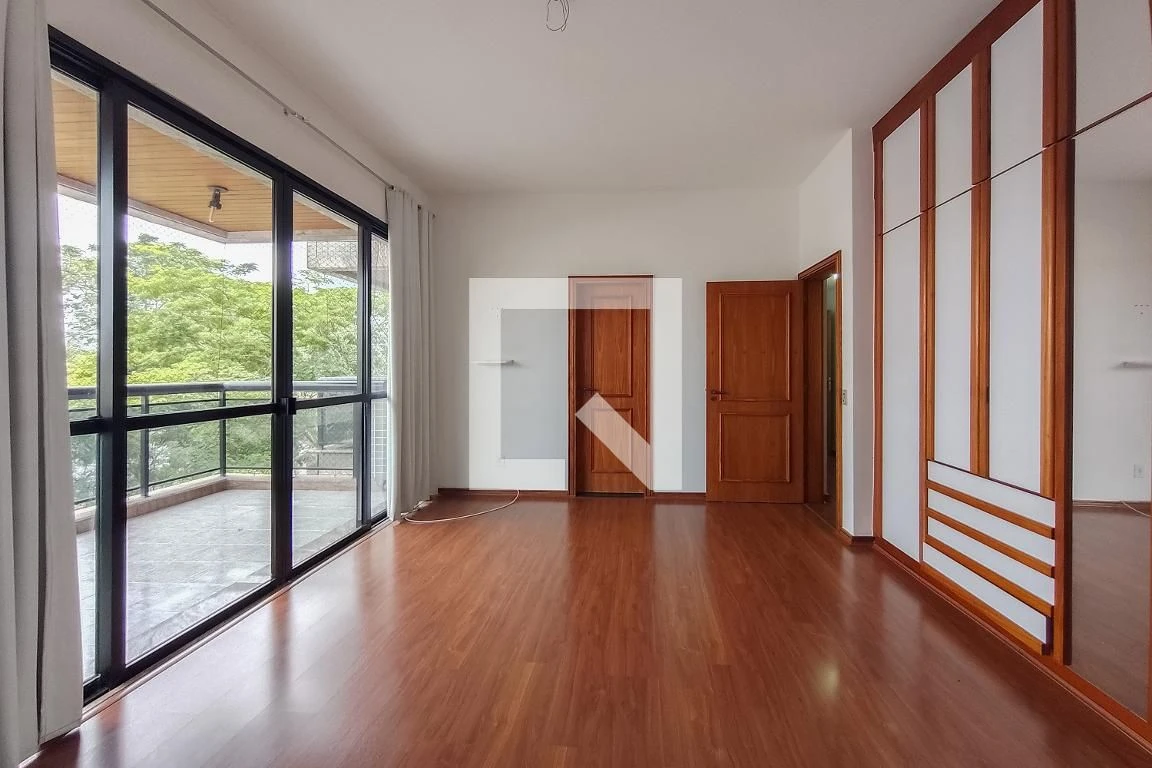 4-bedroom apartment with a water view in Rio de Janeiro — photo 26