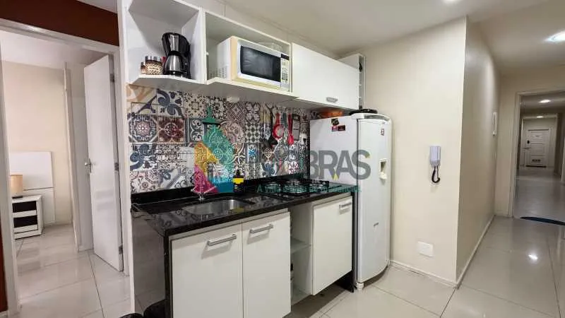 Furnished 1-bedroom apartment with open-plan kitchen — photo 6