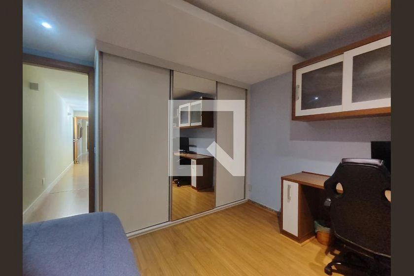 Rental apartment with 4 bedrooms, 360 m² and a balcony — photo 22