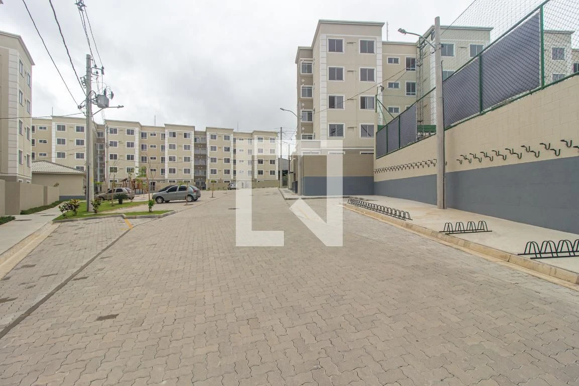 Unfurnished 2-bedroom apartment with private garden — photo 8