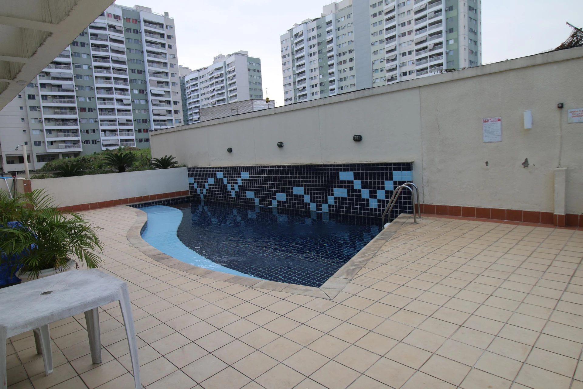 2-bedroom apartment with 1 bathroom and condo pool — photo 14