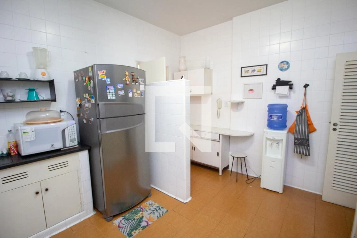 Furnished apartment with 3 bedrooms and 5 bathrooms — photo 14