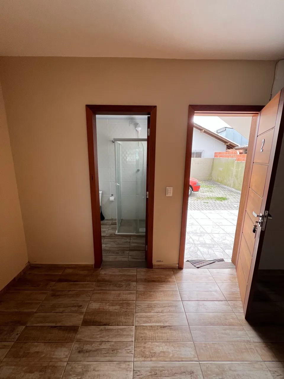 1-bedroom apartment with parking and glass shower — photo 9