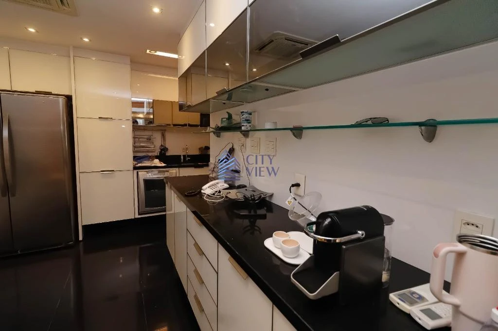 Dishwasher in a 4-bedroom apartment, 280 m² — photo 2