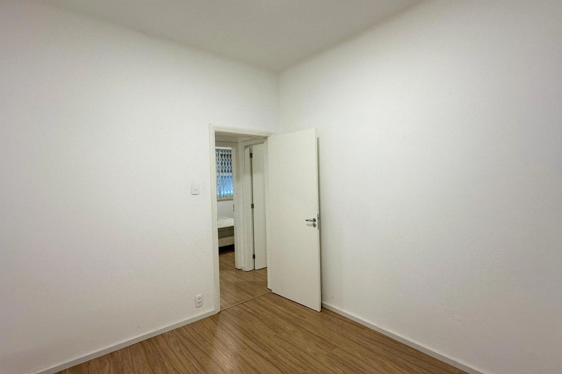 Washing machine in a 4-bedroom apartment, 168 m² — photo 22