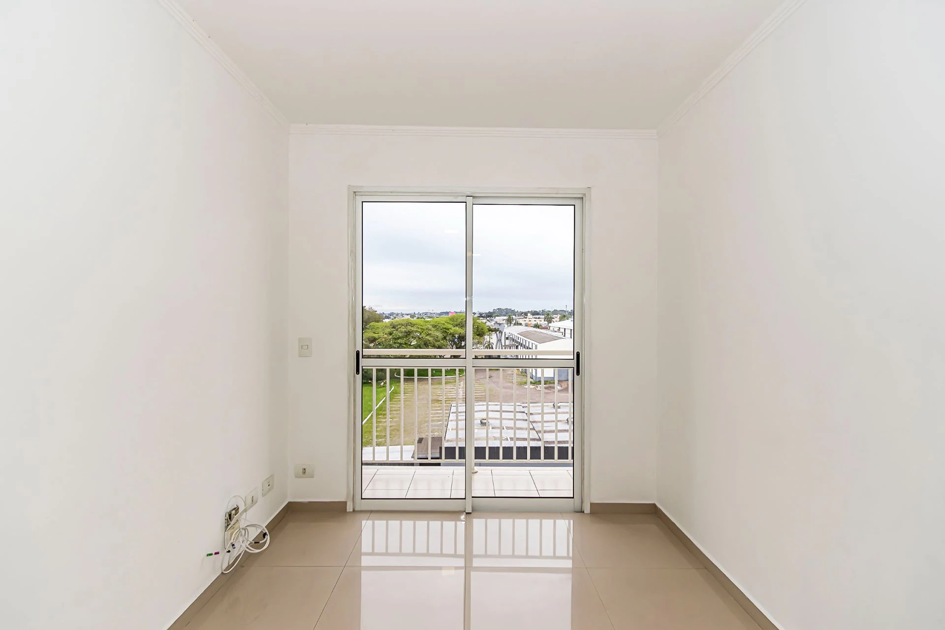 3-bedroom apartment in a building with a pool — photo 8