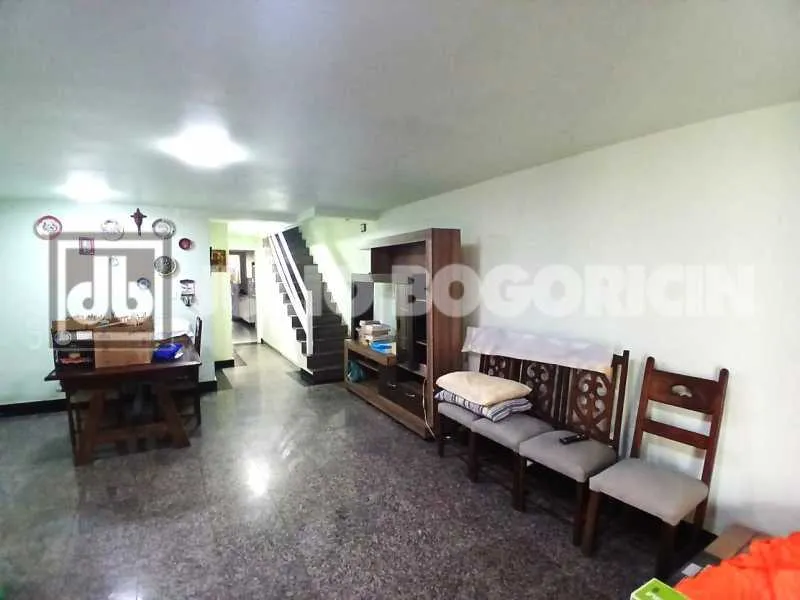 Casa com 5 quartos e área da piscina aberta — photo 5