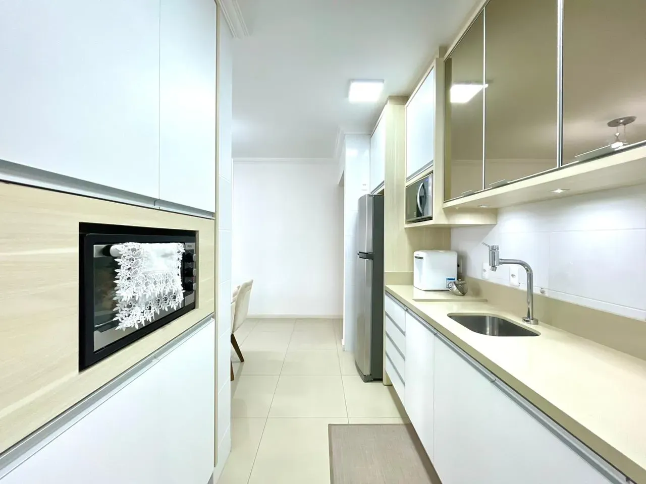 Furnished 2-bedroom apartment with balcony on the 8th — photo 6