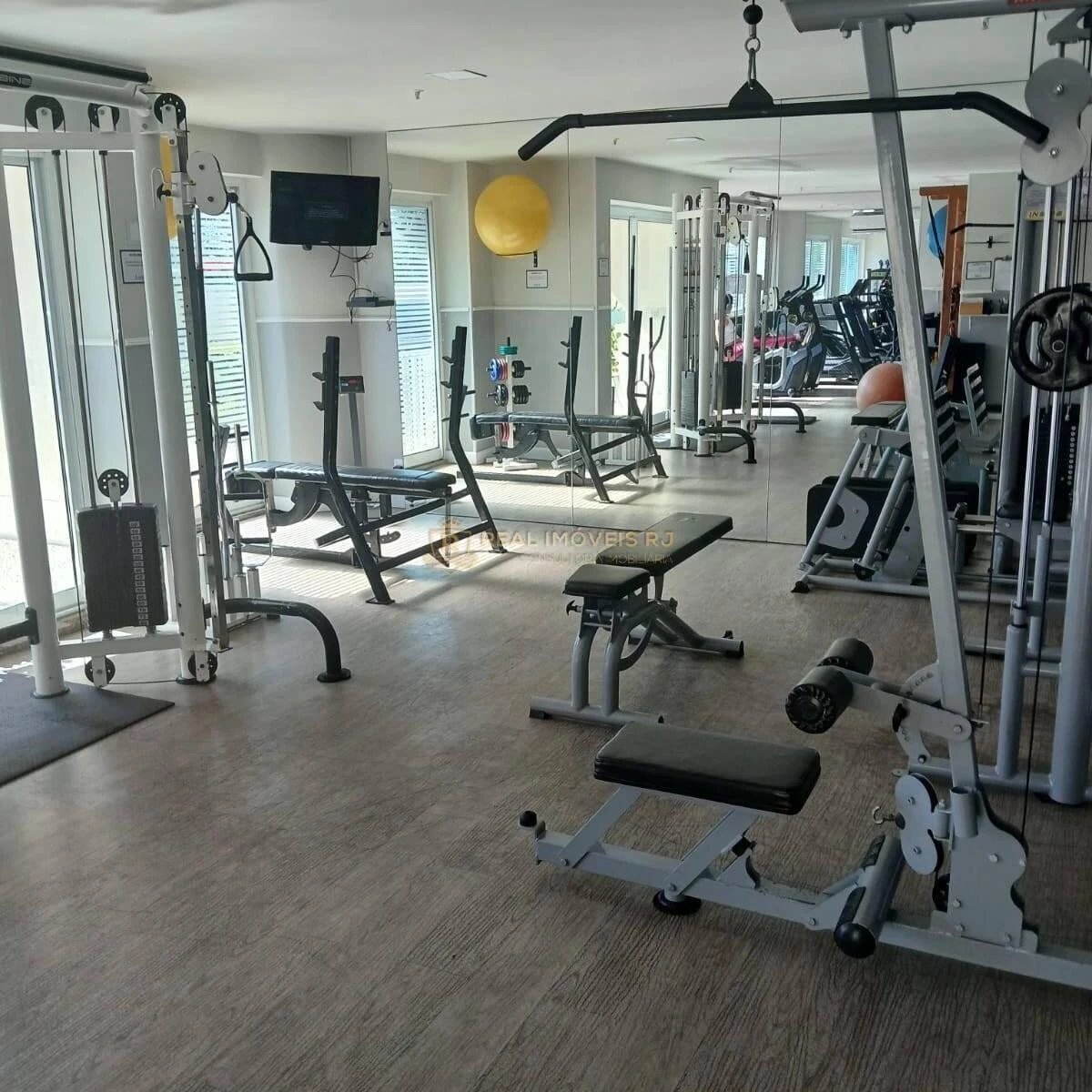 For rent: 3-bedroom apartment with 3 bathrooms and a balcony — photo 41