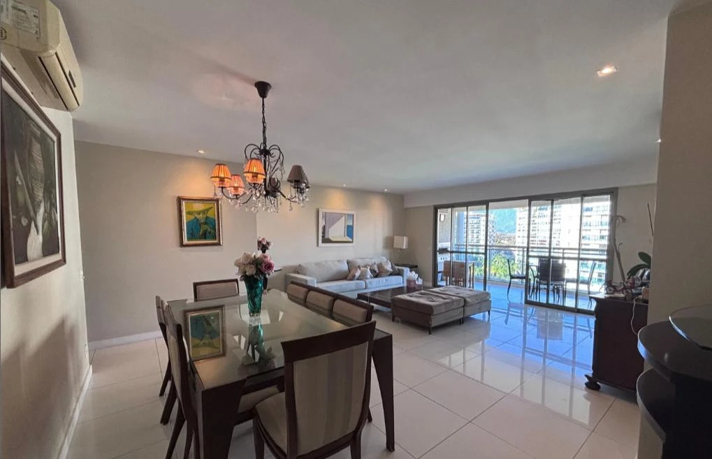206 m² apartment with a washing machine and a home office — photo 14