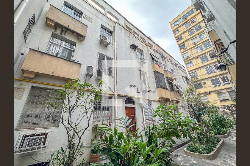 Furnished 75 m² duplex with balcony and built-in grill — photo 30