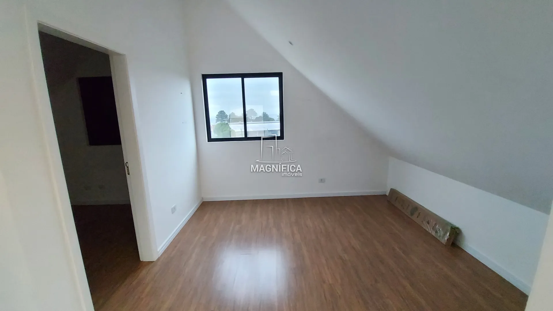 Unfurnished house with 5 bedrooms and 6 bathrooms — photo 27