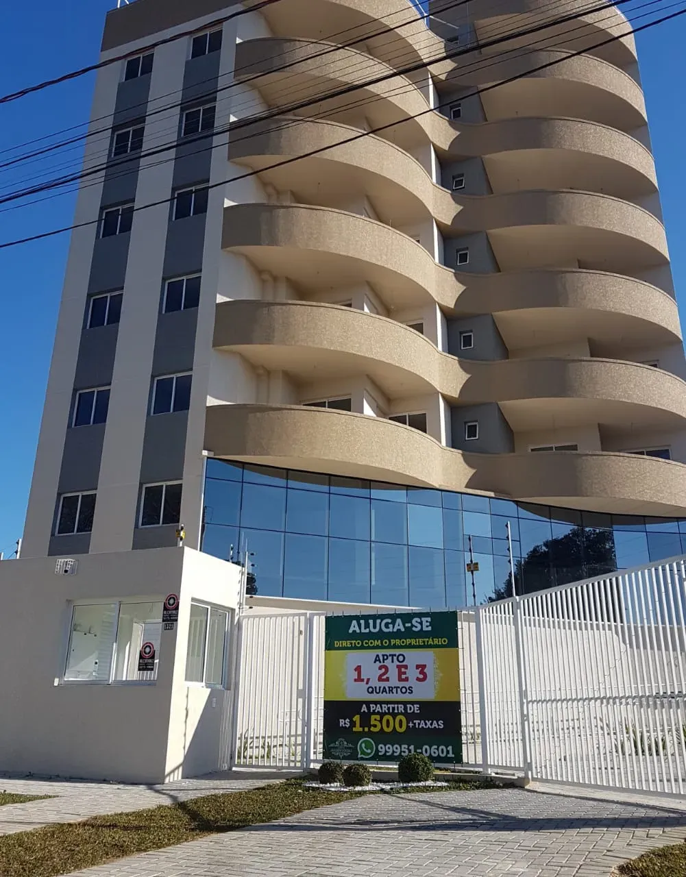 Apartamento de 3 dormitorios con 2 baños y balcón cerrado — photo 9