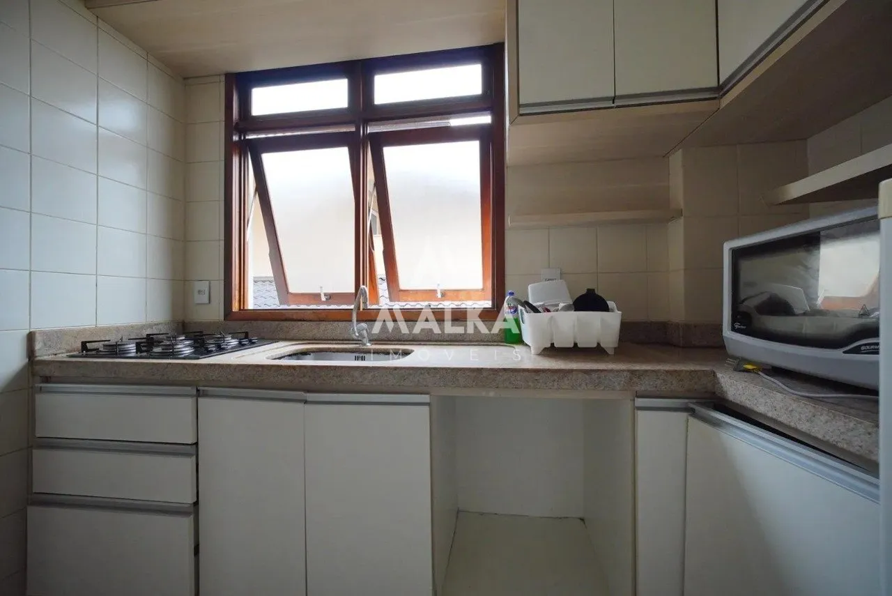 180 m² house with a mountain view and a home office — photo 9