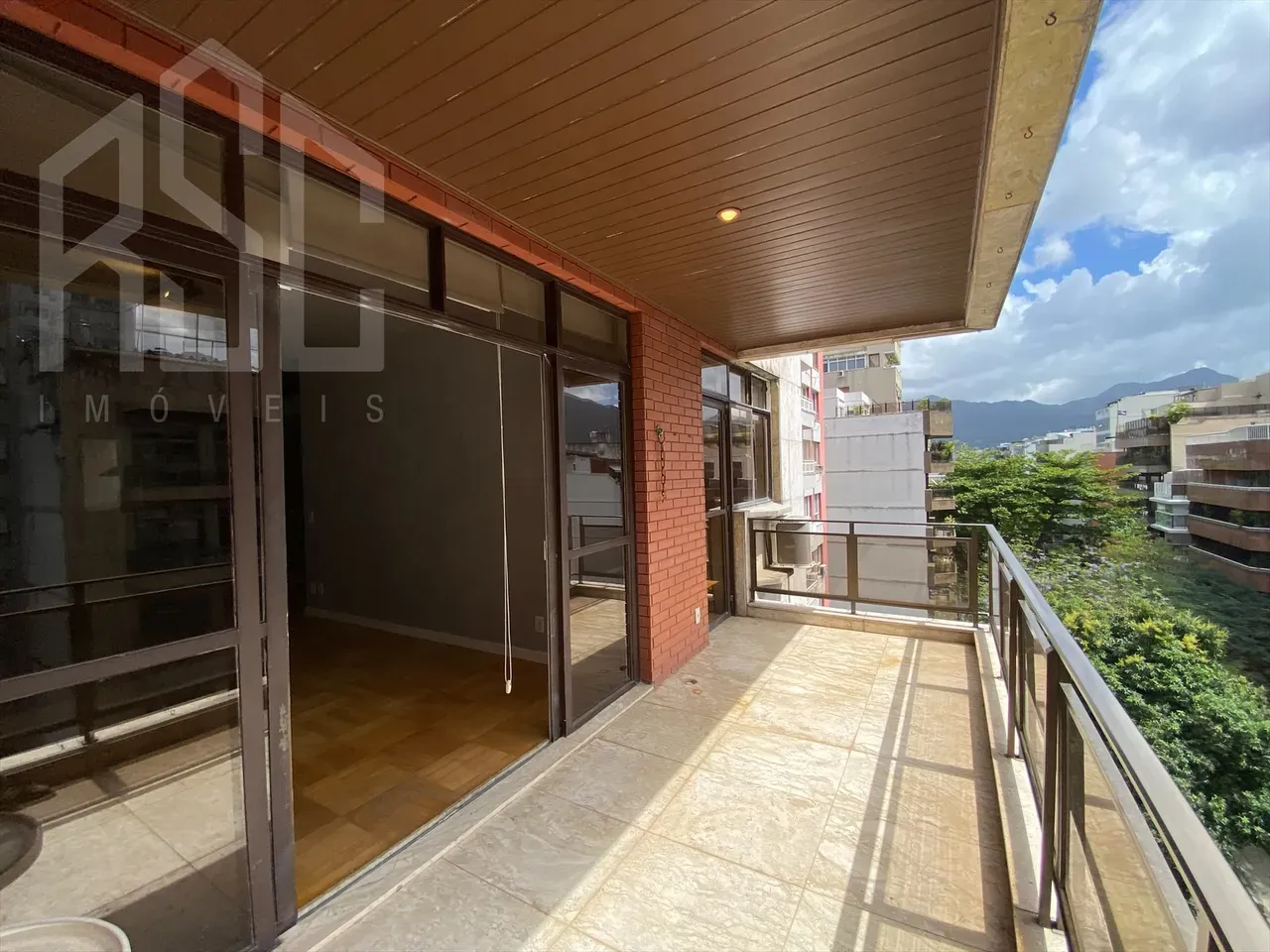 145 m² duplex penthouse with 2 bedrooms and 3 baths — photo 9