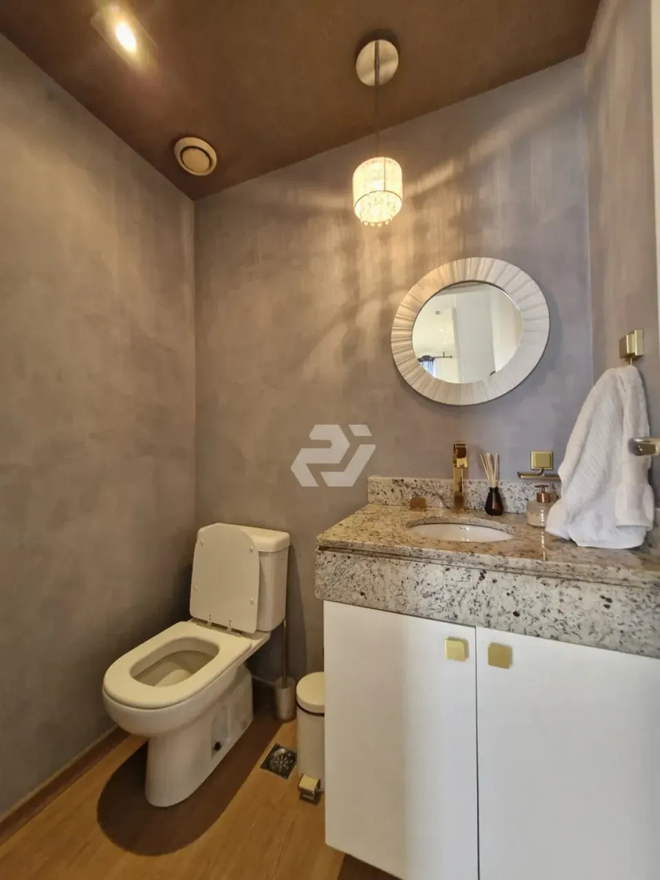 Furnished 4-bedroom apartment with 4 bathrooms — photo 15