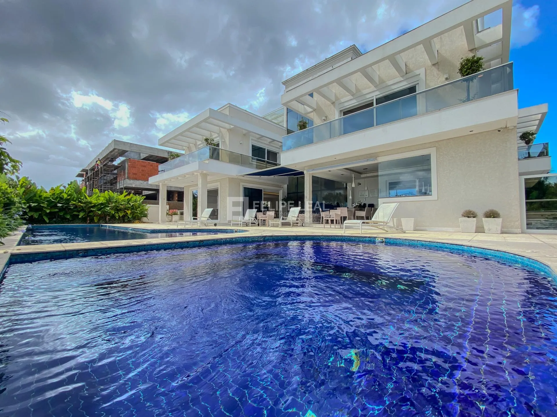 Casa em condomínio com 9 dormitórios e 8 suítes — photo 44
