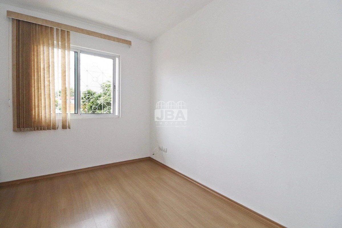 3-bedroom house with a bathtub in Curitiba — photo 22