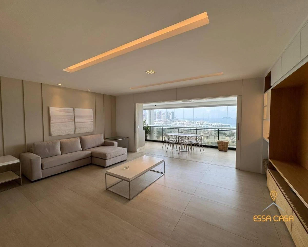 4-bedroom apartment with a water view in Rio de Janeiro — photo 13