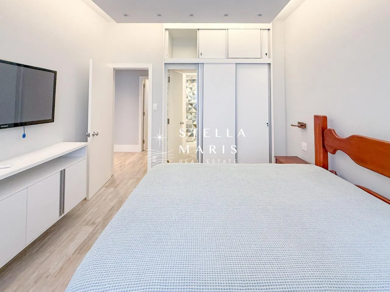 Furnished apartment with 3 bedrooms and 3 bathrooms — photo 21