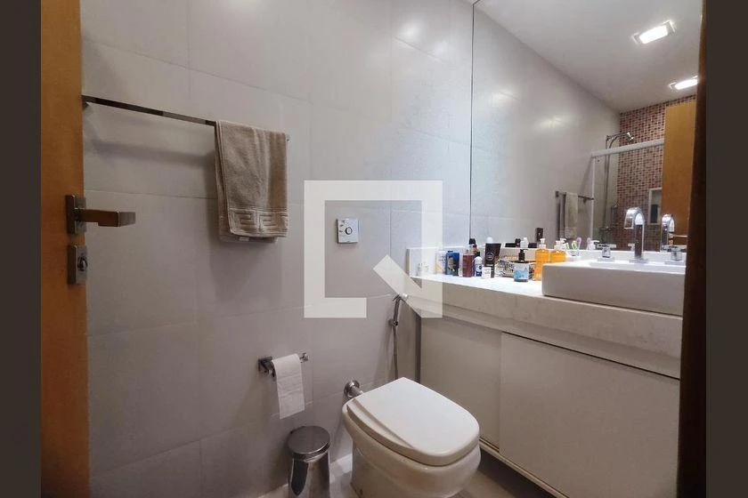 Rental apartment with 4 bedrooms, 360 m² and a balcony — photo 43