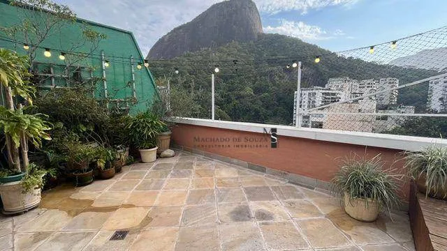 Furnished 240 m² penthouse with 3 bedrooms and 4 baths — photo 14