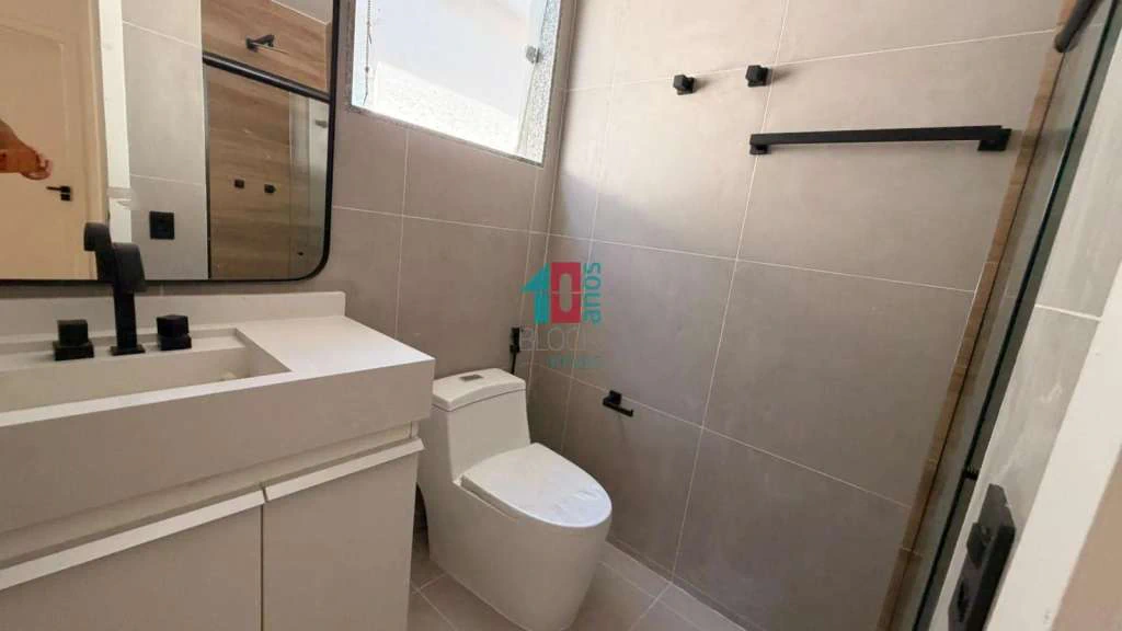 Будинок на 5 кімнат, 2 окремі ванні, 4 санвузли, 320 м² — photo 23