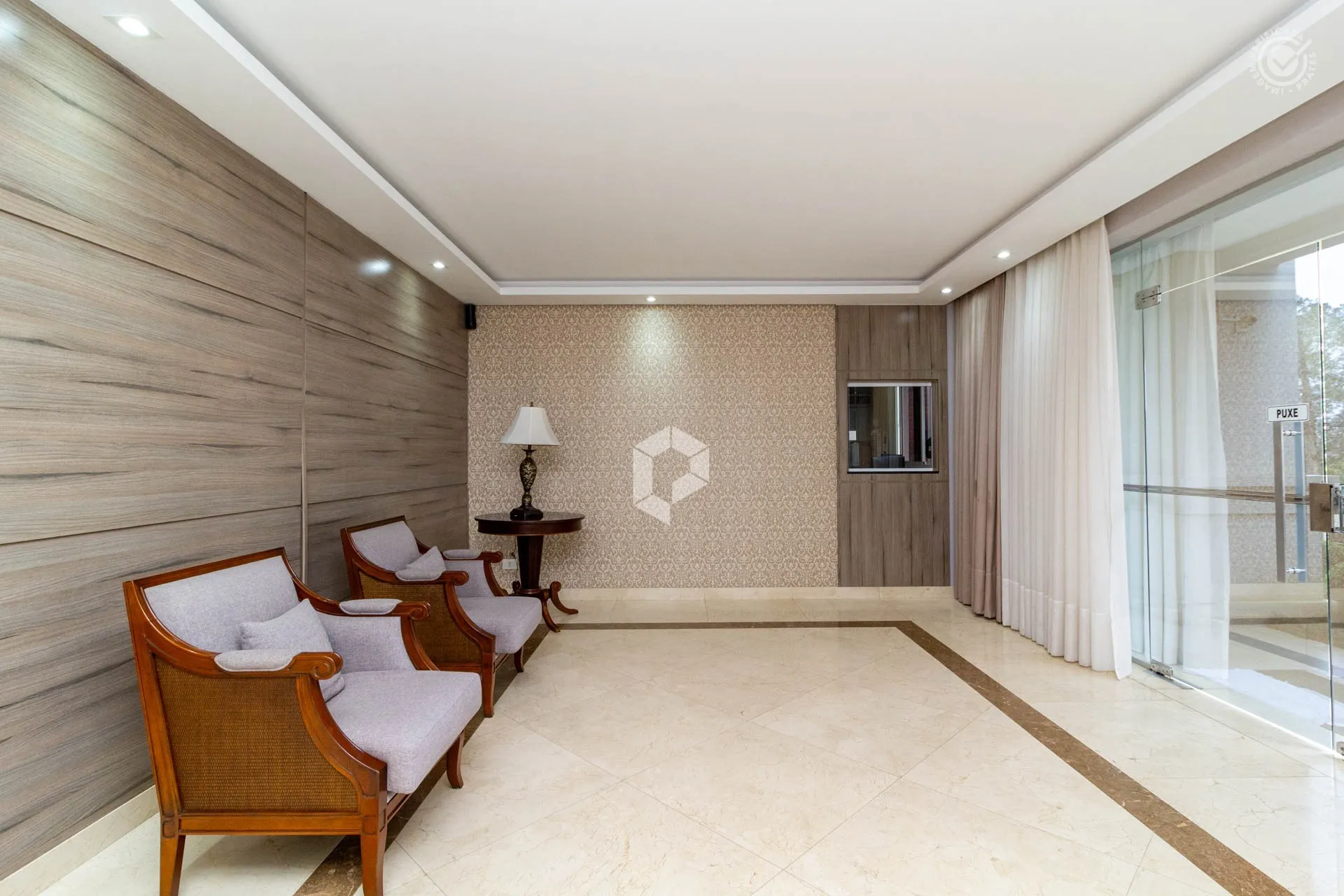 3-bedroom apartment with a glazed enclosed balcony — photo 23