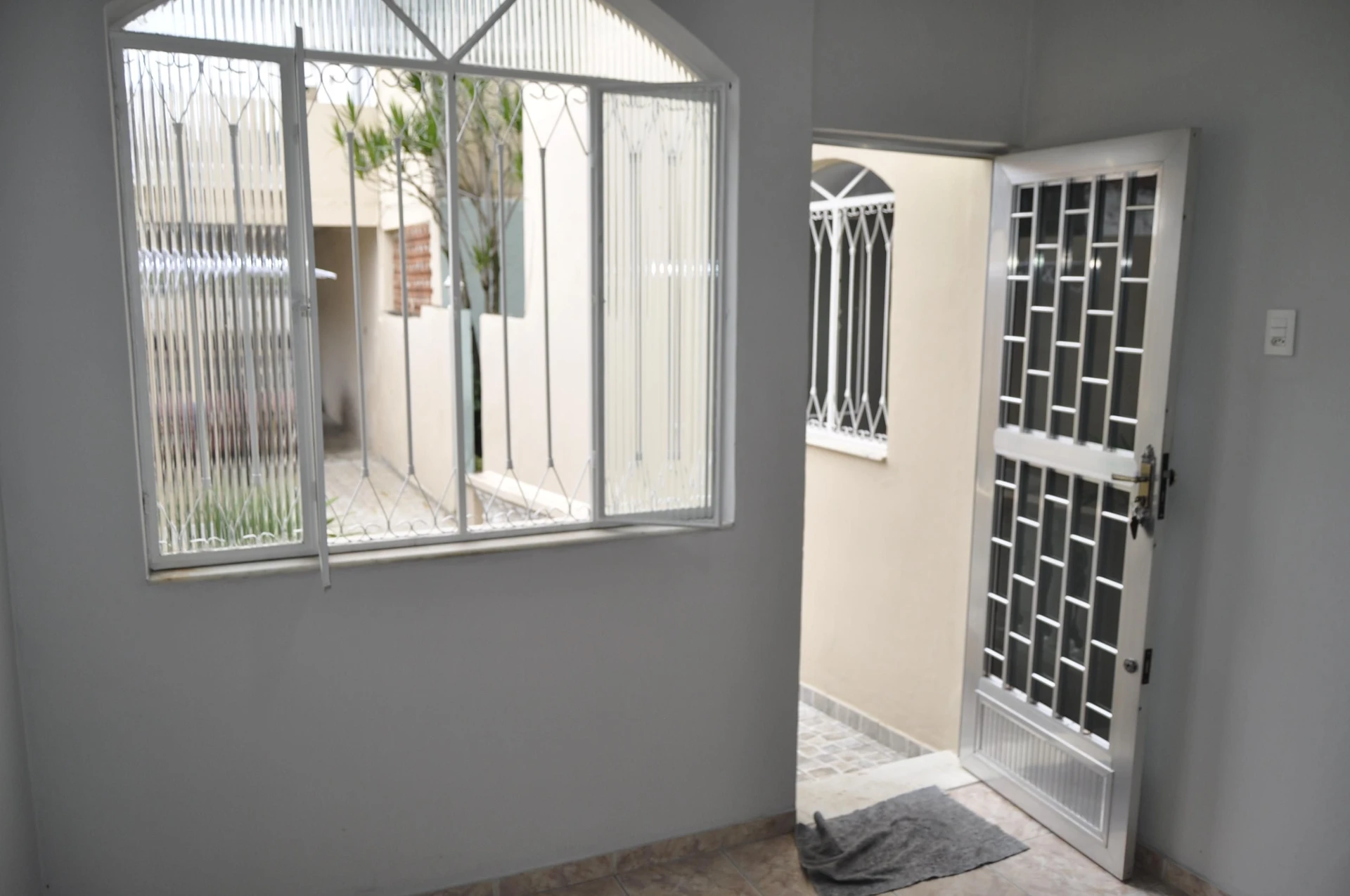 2-bedroom house with a garden — photo 23