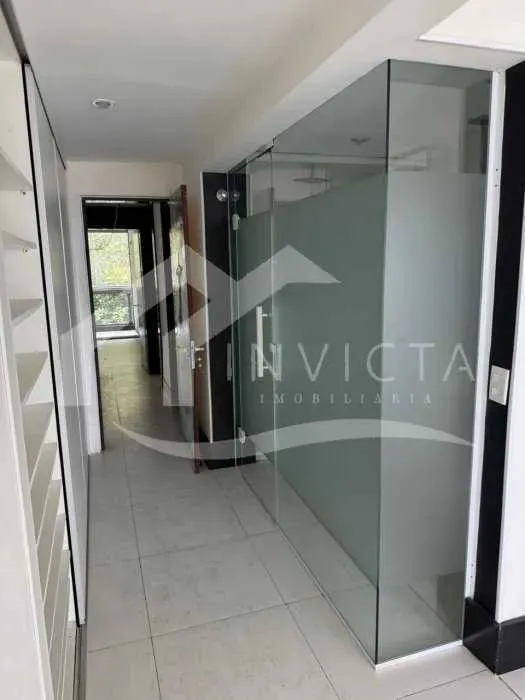 Residential apartment with 3 bedrooms and enclosed balcony — photo 14