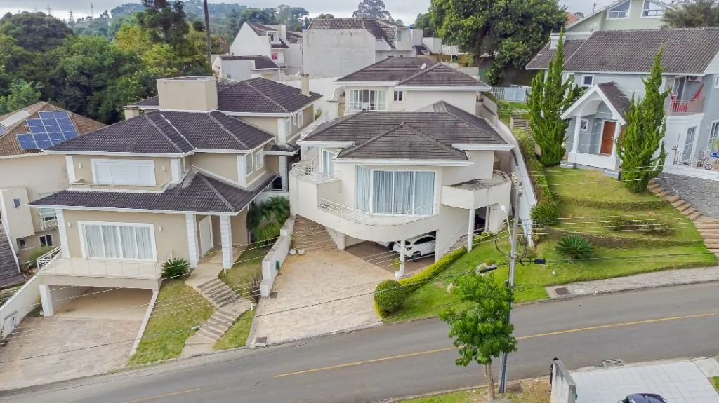 House with 4 en-suite bedrooms and private BBQ — photo 49